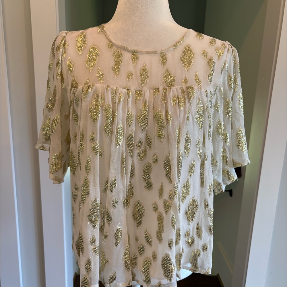 En Creme Gold and White Blouse